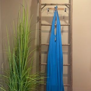 Body con, cut out back, halter neck dress